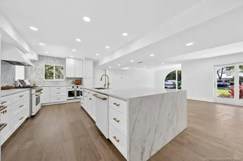 37 E High Point Road Stuart FL 34996