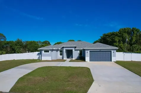 2017 SW Justison Avenue Port St Lucie FL 34953