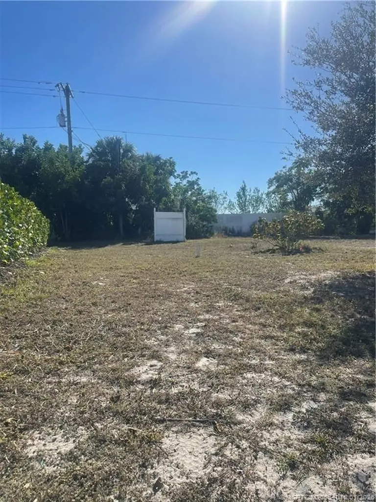 331 NE Tropicalia Lane Jensen Beach FL 34957