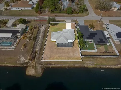 414 SW Carter Avenue Port St Lucie FL 34983