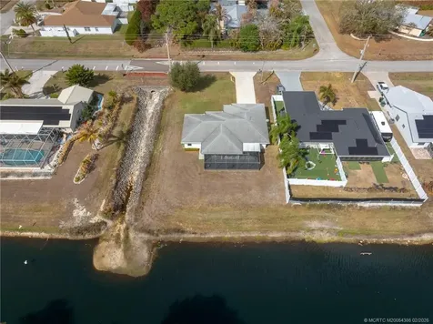 414 SW Carter Avenue Port St Lucie FL 34983