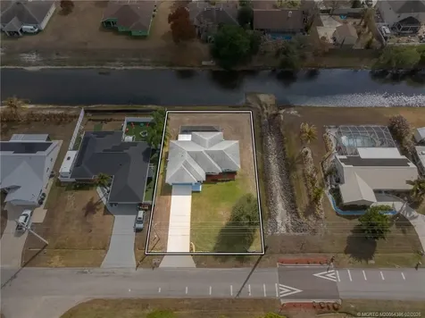 414 SW Carter Avenue Port St Lucie FL 34983