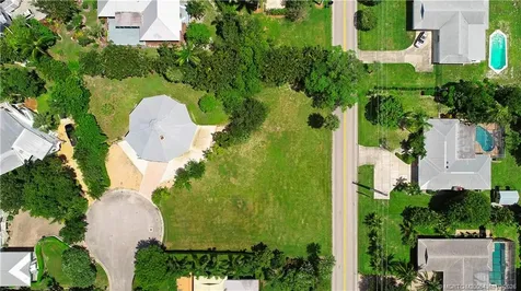 18 Cranes Nest Sewalls Point FL 34996