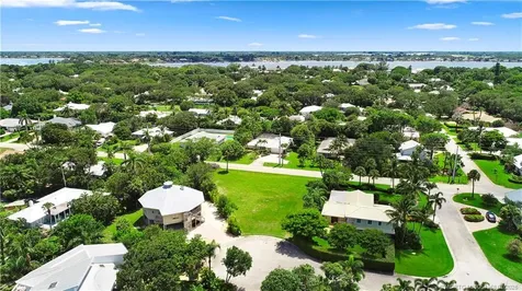 18 Cranes Nest Sewalls Point FL 34996
