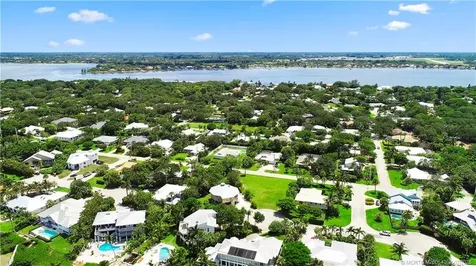 18 Cranes Nest Sewalls Point FL 34996