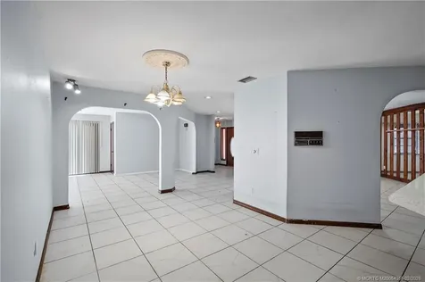 981 SE Lansdowne Avenue Port St Lucie FL 34983