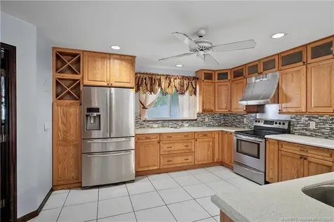 981 SE Lansdowne Avenue Port St Lucie FL 34983