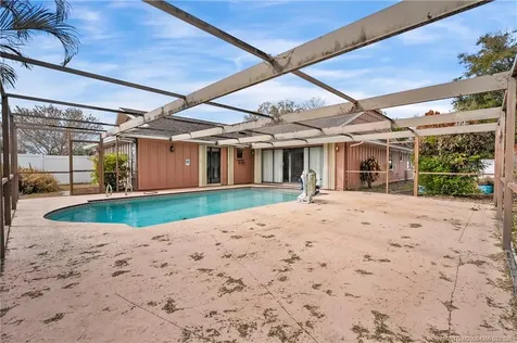 981 SE Lansdowne Avenue Port St Lucie FL 34983