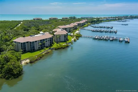 4680 NE Sandpebble Trace Stuart FL 34996