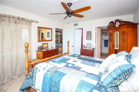 4680 NE Sandpebble Trace Stuart FL 34996