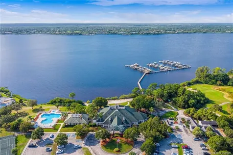 1612 SE Shelburnie Way Port St Lucie FL 34952