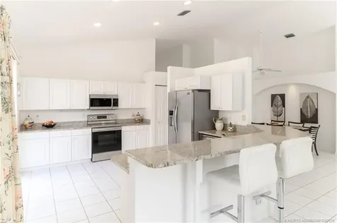 1612 SE Shelburnie Way Port St Lucie FL 34952