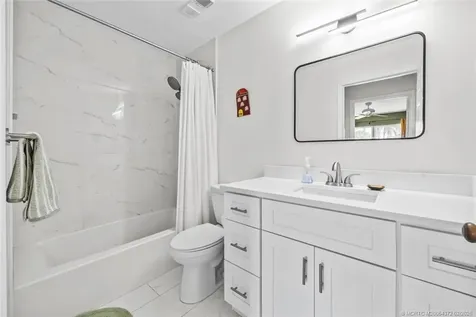 933 NE Sandalwood Place Jensen Beach FL 34957