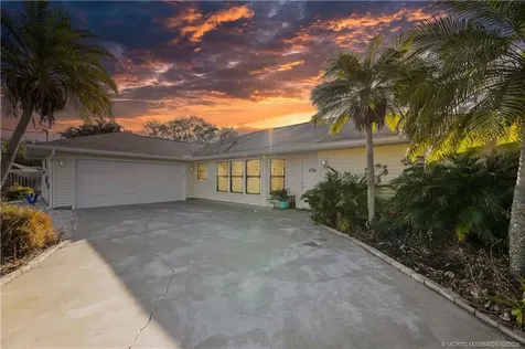 2111 SE Cayuga Court Port St Lucie FL 34952