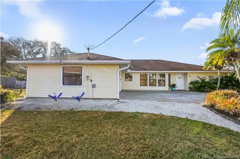 2111 SE Cayuga Court Port St Lucie FL 34952