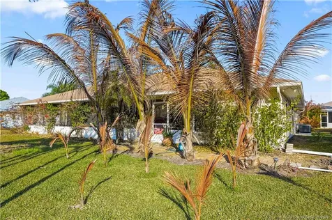 2111 SE Cayuga Court Port St Lucie FL 34952