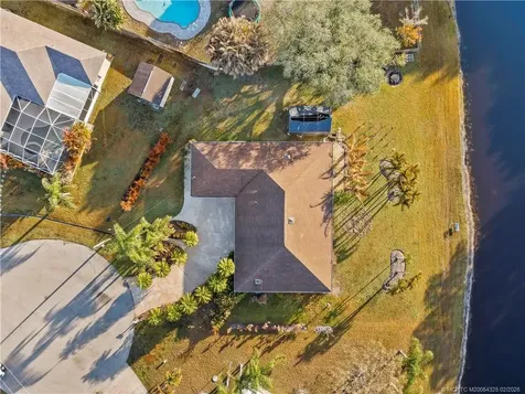 2111 SE Cayuga Court Port St Lucie FL 34952