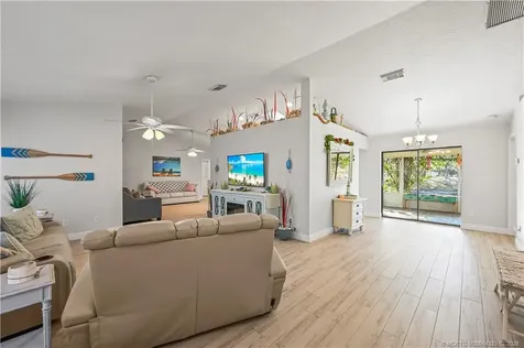 2111 SE Cayuga Court Port St Lucie FL 34952