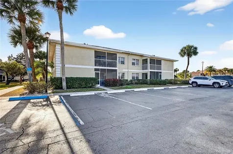 1564 SE Royal Green Circle Port St Lucie FL 34952