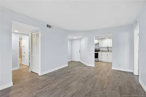 1564 SE Royal Green Circle Port St Lucie FL 34952