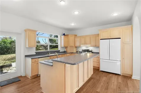 2228 NE Center Circle Jensen Beach FL 34957