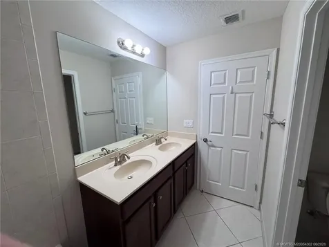 11239 SW Barton Way Port St Lucie FL 34987