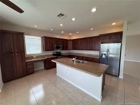 11239 SW Barton Way Port St Lucie FL 34987