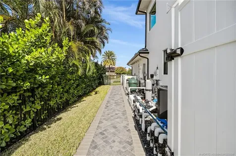 9058 SE Star Island Way Hobe Sound FL 33455