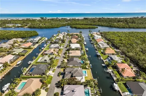 9058 SE Star Island Way Hobe Sound FL 33455