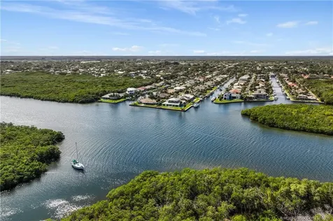 9058 SE Star Island Way Hobe Sound FL 33455