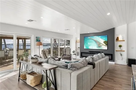 90 NW Alice Street Jensen Beach FL 34957