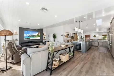 90 NW Alice Street Jensen Beach FL 34957