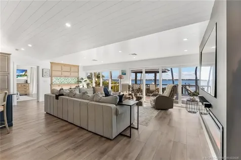 90 NW Alice Street Jensen Beach FL 34957