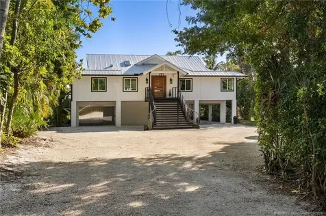 90 NW Alice Street Jensen Beach FL 34957