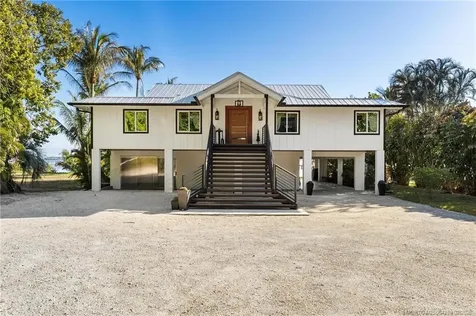 90 NW Alice Street Jensen Beach FL 34957