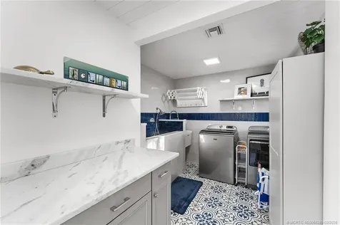 90 NW Alice Street Jensen Beach FL 34957