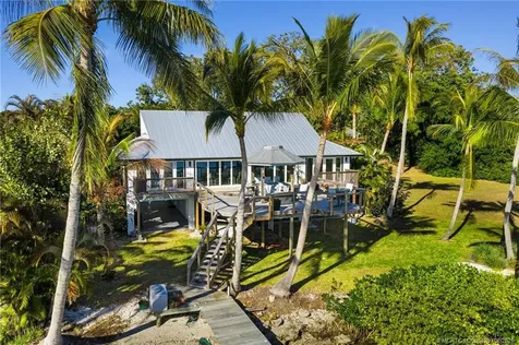 90 NW Alice Street Jensen Beach FL 34957