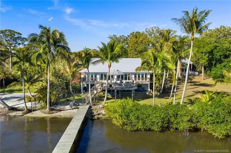 90 NW Alice Street Jensen Beach FL 34957