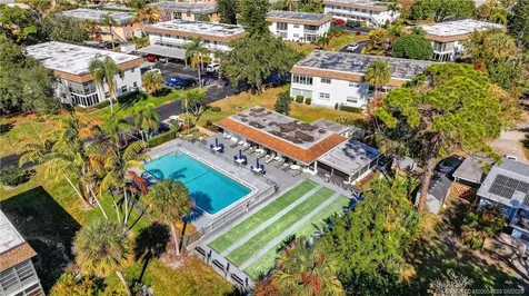 2950 SE Ocean Boulevard Stuart FL 34996