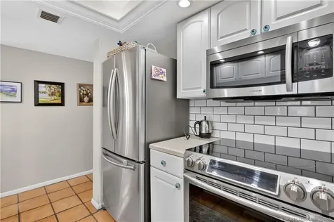 40 NE Plantation Road Stuart FL 34996