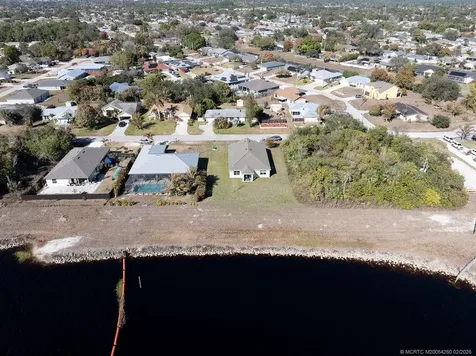 400 SW Aster Road Port St Lucie FL 34953