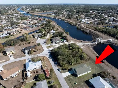 400 SW Aster Road Port St Lucie FL 34953