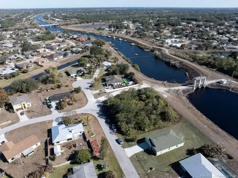 400 SW Aster Road Port St Lucie FL 34953