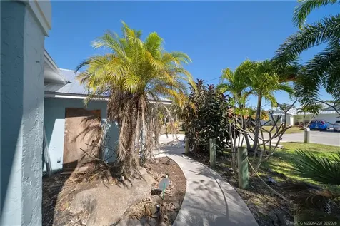 2526 SE Lily Street Port St Lucie FL 34952