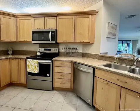 6295 SE Charleston Place Hobe Sound FL 33455