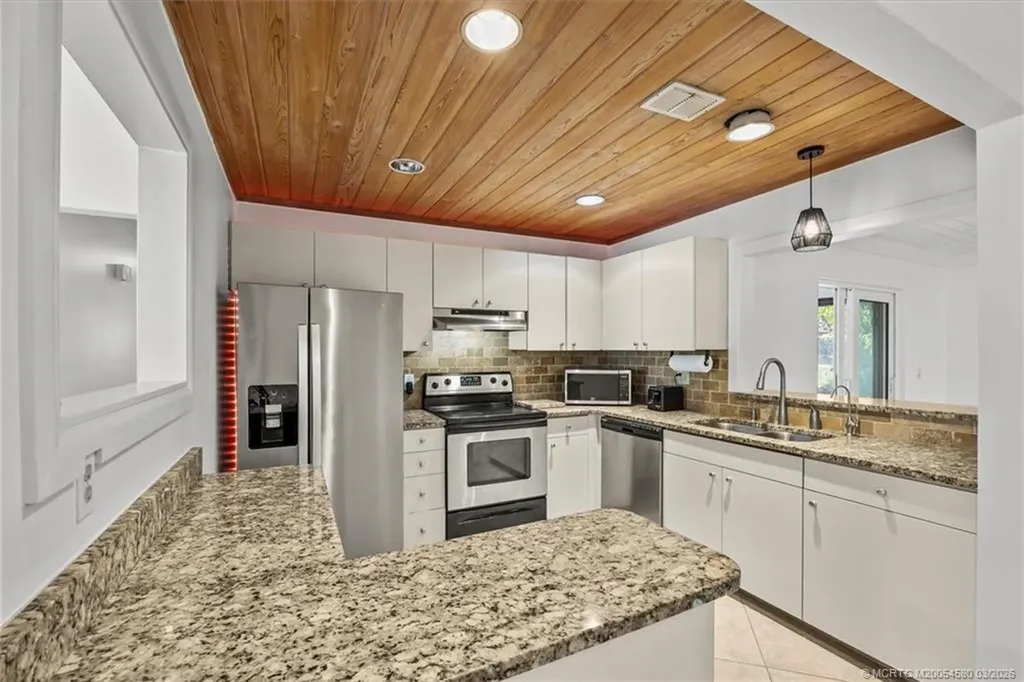 1250 SE Petunia Avenue Port St Lucie FL 34952