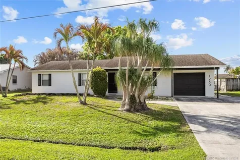 1250 SE Petunia Avenue Port St Lucie FL 34952