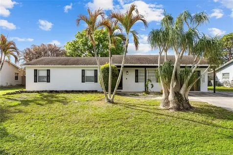 1250 SE Petunia Avenue Port St Lucie FL 34952