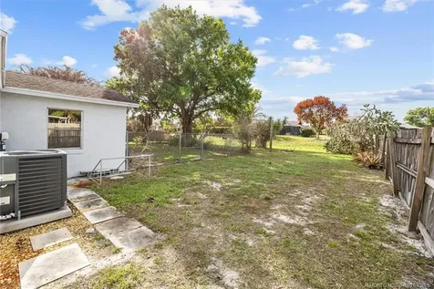 1250 SE Petunia Avenue Port St Lucie FL 34952