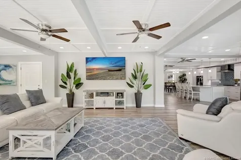 10355 Seagrape Way Palm Beach Gardens FL 33418